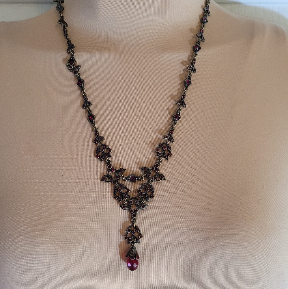 Ruby red crystals necklace/earrings set
